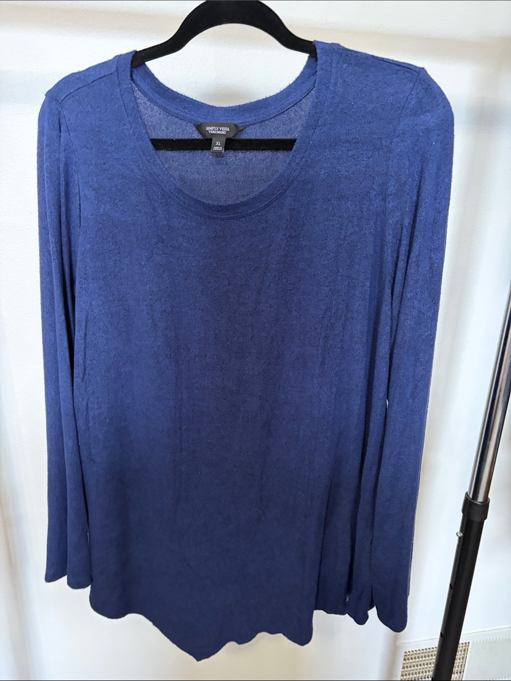 Simply Vera Wang Navy Blue Long Sleeve Crewneck tunic Top